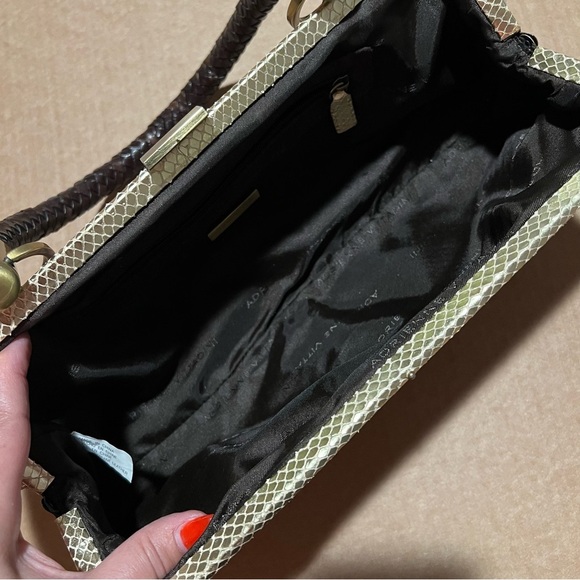 Adrienne Vittadini snake skin baguette bag - Picture 10 of 16